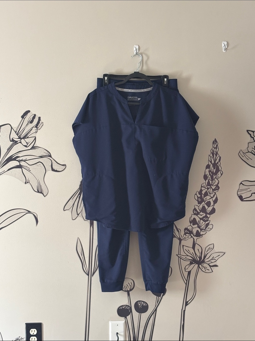 Fabletics scrub set navy L/M